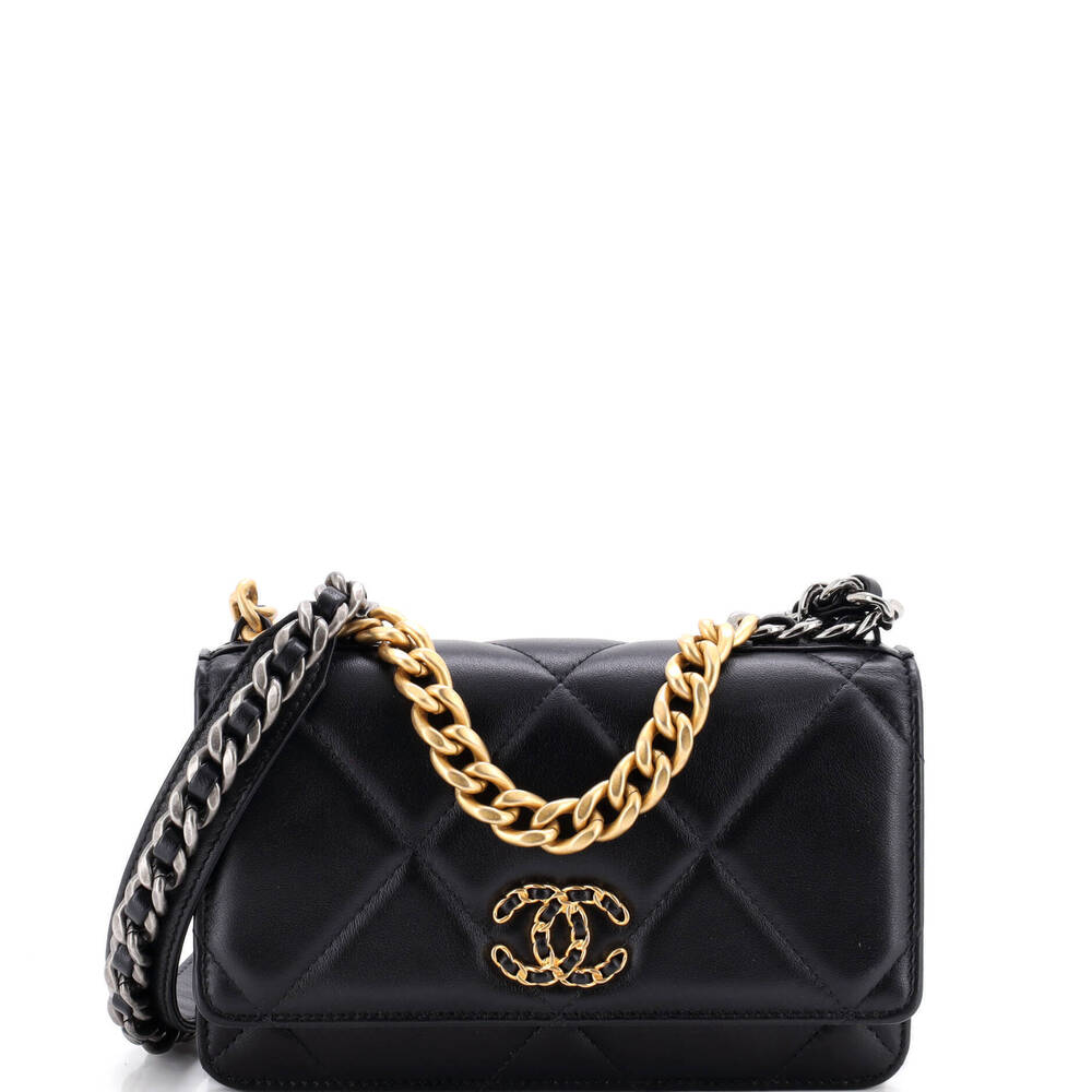 Chanel 19 Wallet on Chain